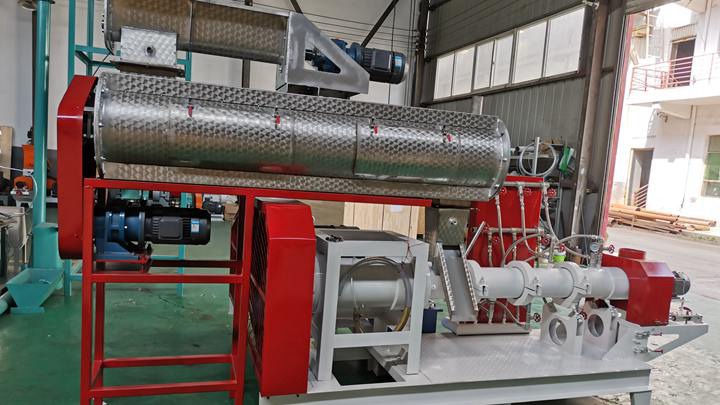 <h3>Animal feed pellet production line - pellet machine</h3>
